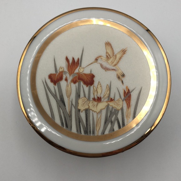 VTG Japan Fine China Chokin Trinket Box Humming Bird and Daffodils 3.75" Round - Picture 2 of 5